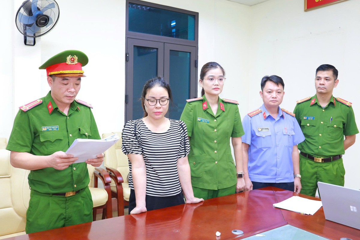 Thi hành lệnh khám xét chỗ ở, bắt tạm giam nguyên kế toán BQL dự án Đặng Thị Lý SN 1981