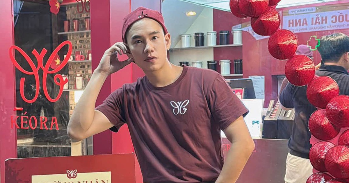 Nam diễn viên phim Việt giờ vàng đi bán trà sữa trên đường Xã Đàn (Hà Nội)
