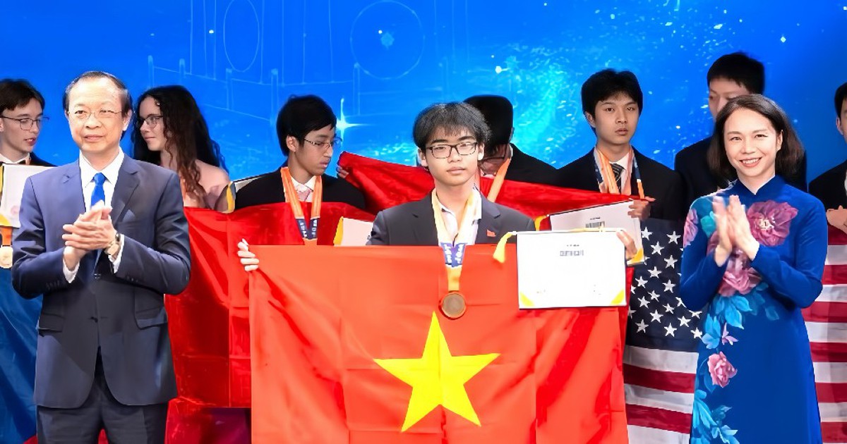 Mê ngắm sao giải mã bầu trời, 10X "ẵm" Huy chương Vàng Olympic Thiên văn quốc tế