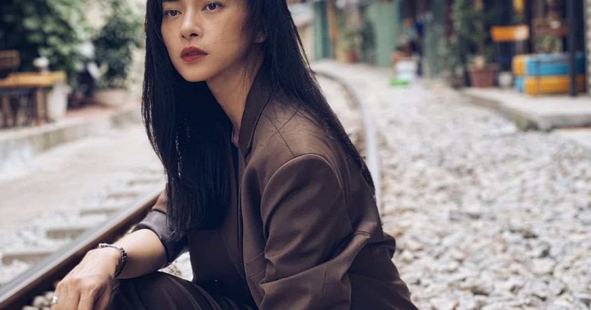 Nữ nghệ sĩ đình đám đi bán mì ở đường Ngô Quang Huy, TP.HCM