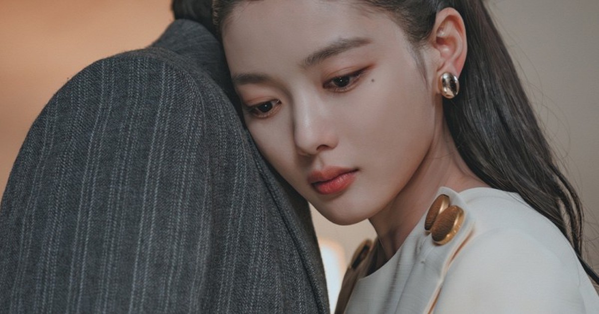Kim Yoo Jung dọn gấp khỏi biệt thự cao cấp để đi ở nhà thuê