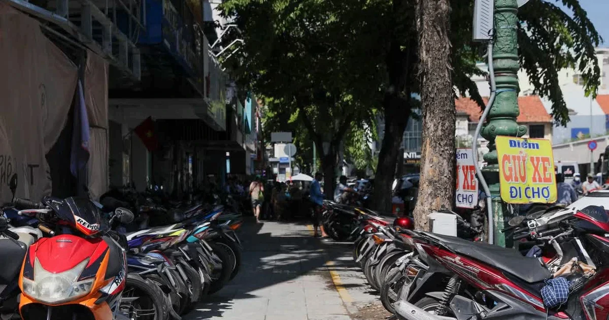 Truy tố 5 nhân viên trật tự đô thị tội Nhận hối lộ, vì sao 33 người đưa tiền vô can?