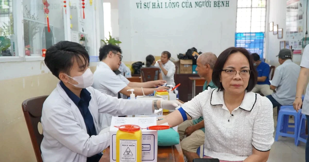 TPHCM "đỏ mắt" tìm bác sĩ