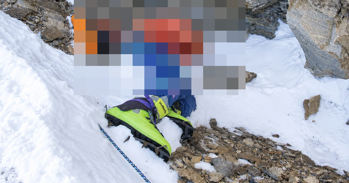 Chuyện chưa kể về nhà leo núi "đeo ủng xanh" đóng băng trên đỉnh Everest 30 năm và kế hoạch nguy hiểm đưa thi thể về với gia đình