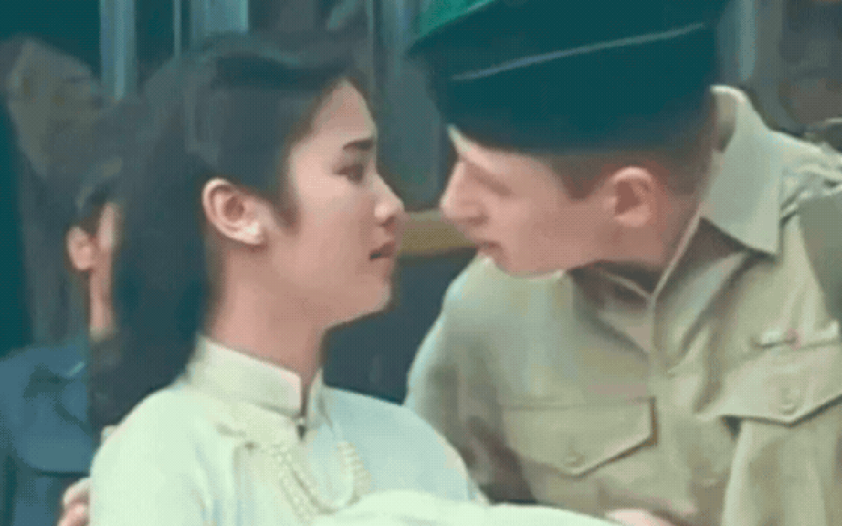 "Nữ hoàng ảnh lịch" U60 gặp rắc rối sức khỏe vì ai cho thuốc gì cũng uống