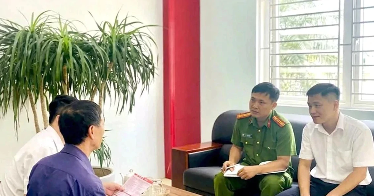Nhân viên ngân hàng báo công an khi khách rút 1,5 tỷ đồng