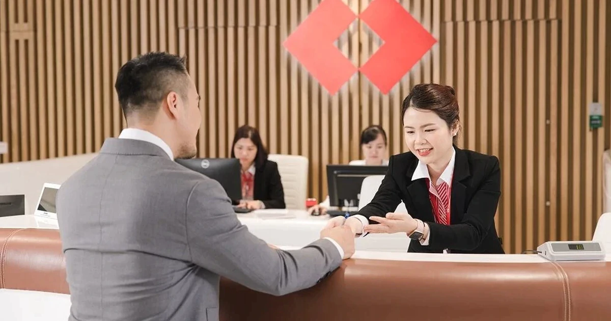 Thấy gì về thương vụ tăng vốn trăm nghìn tỷ của các ngân hàng?