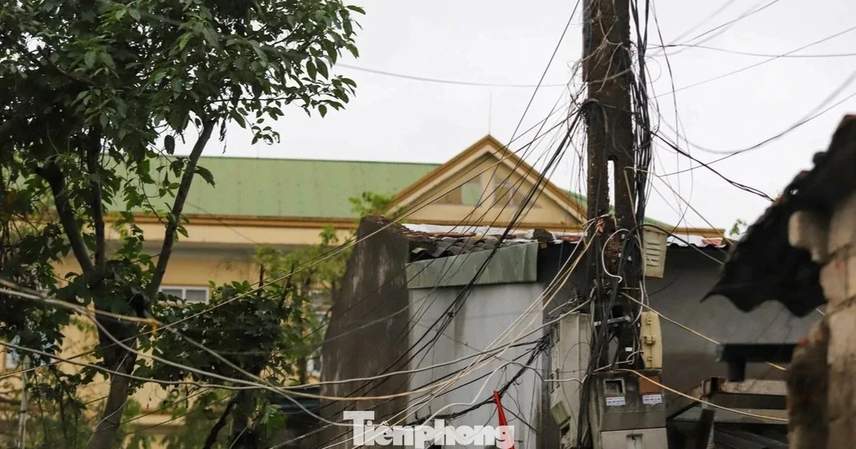 Sống thấp thỏm ở khu tập thể xuống cấp nghiêm trọng