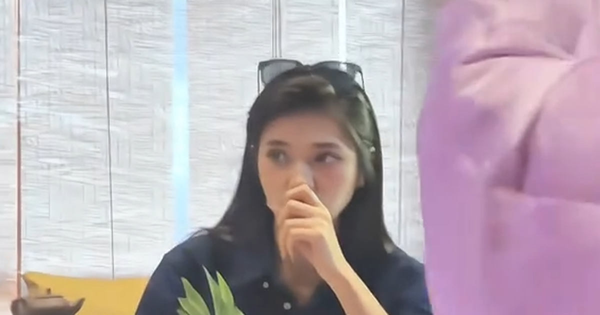 Mỹ nhân phim trăm tỷ ngồi ăn cũng được khen đẹp từ mặt đến tay