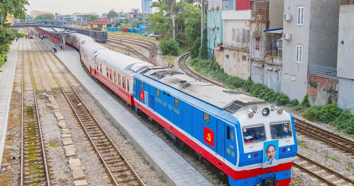 Phó Thủ tướng: "Đường sắt phải trở thành trục hạ tầng chiến lược quốc gia"