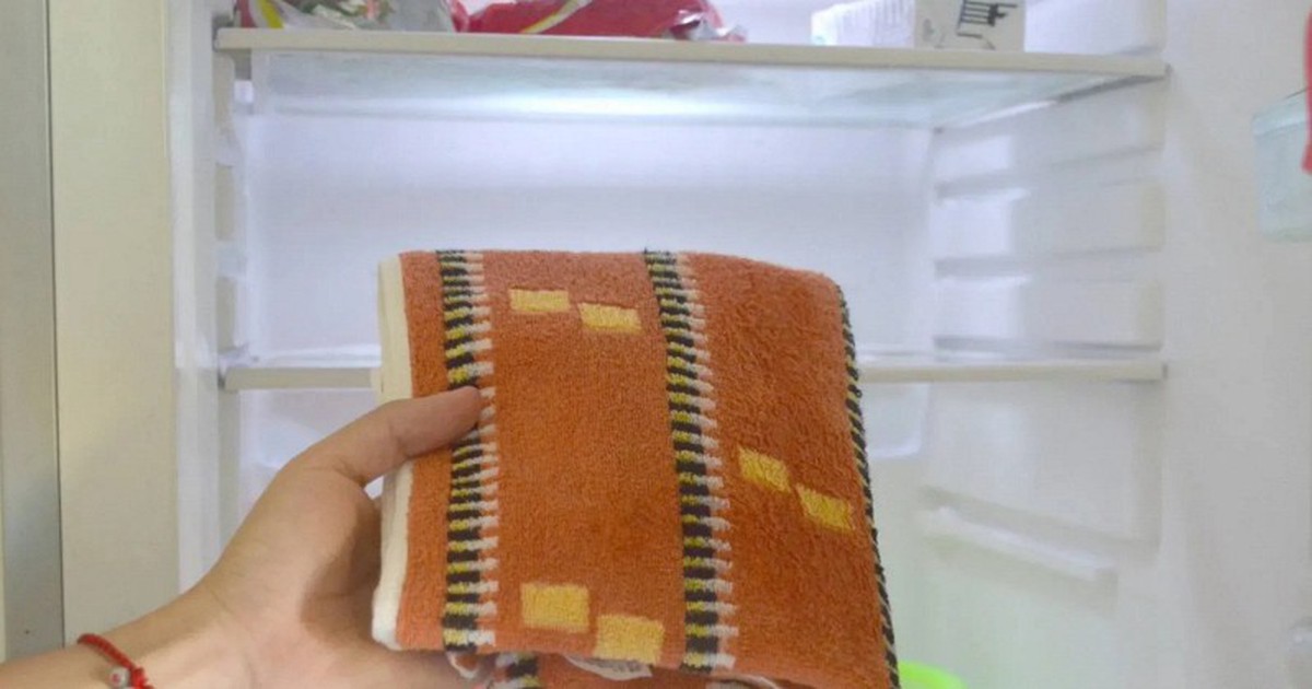 Vì sao nên đặt một chiếc khăn trong tủ lạnh?