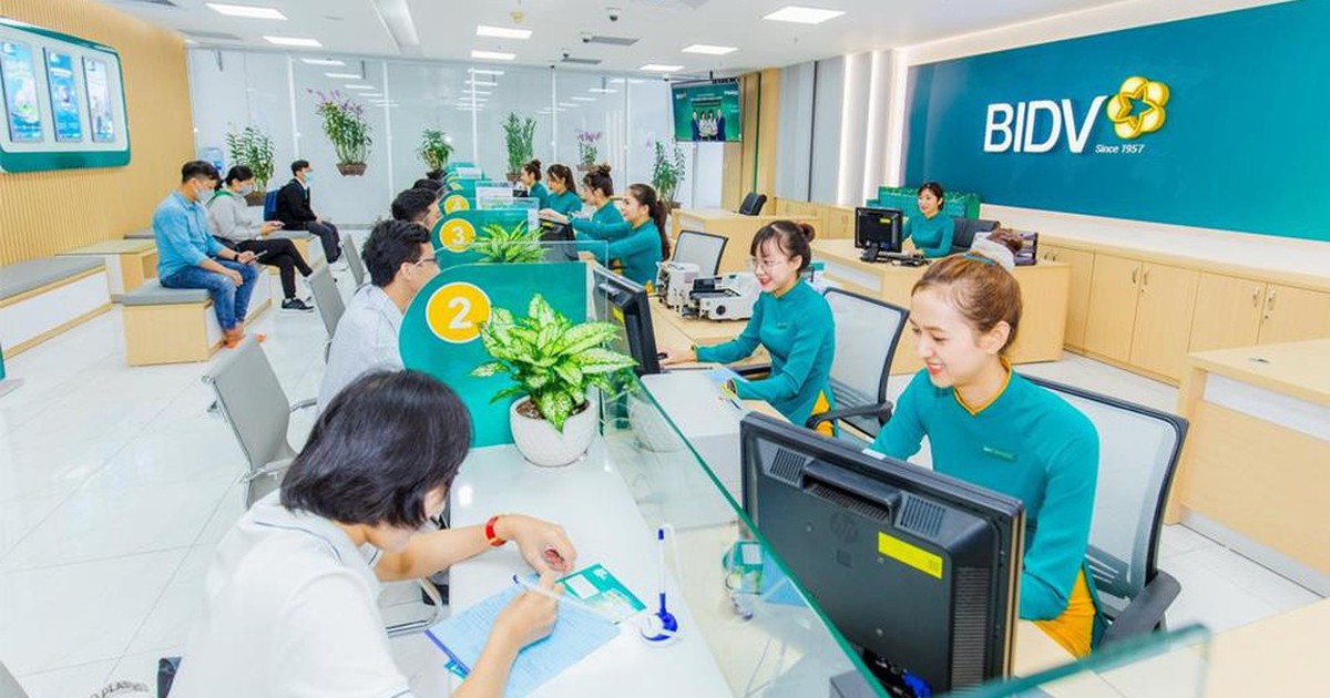 Lãi suất ngày 17/10 tại Agribank, Vietcombank, BIDV, VietinBank, MB, VPBank, Techcombank, Sacombank, HDBank,...