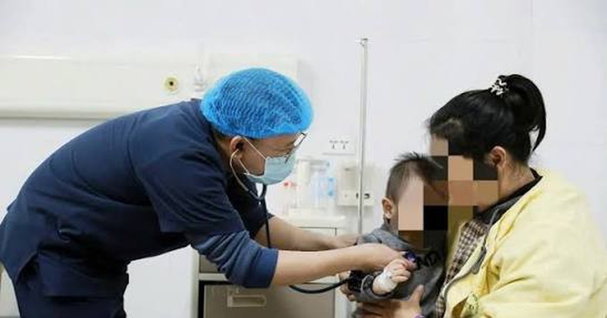 Vì sao có người mắc cúm vài ngày đã khỏi, người khác lại diễn biến nặng? Trẻ mắc cúm khi nào phải đi khám ngay?