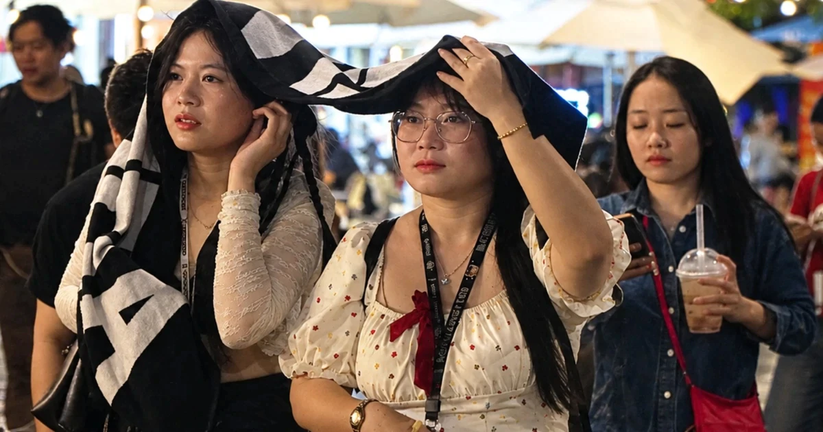 Hàng vạn người đổ về Khu đô thị Vạn Phúc
