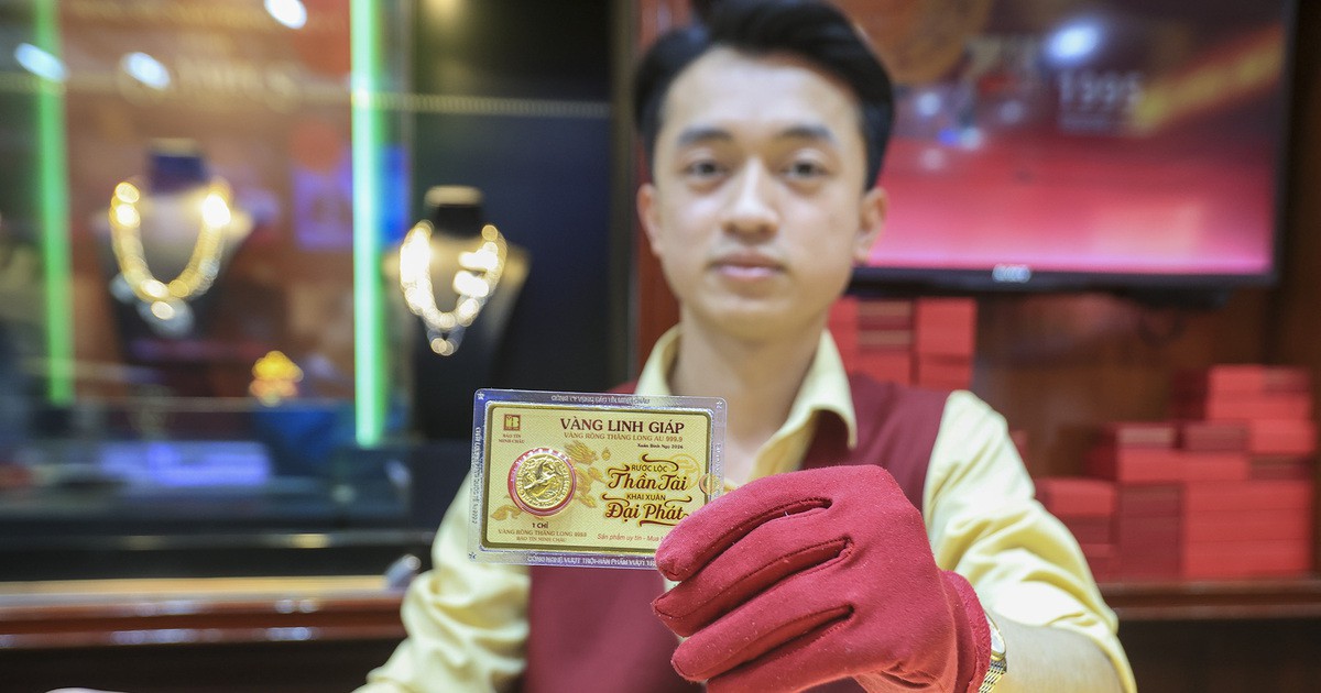 Mua bán vàng trong ngày từ 5 triệu đồng phải thanh toán không dùng tiền mặt