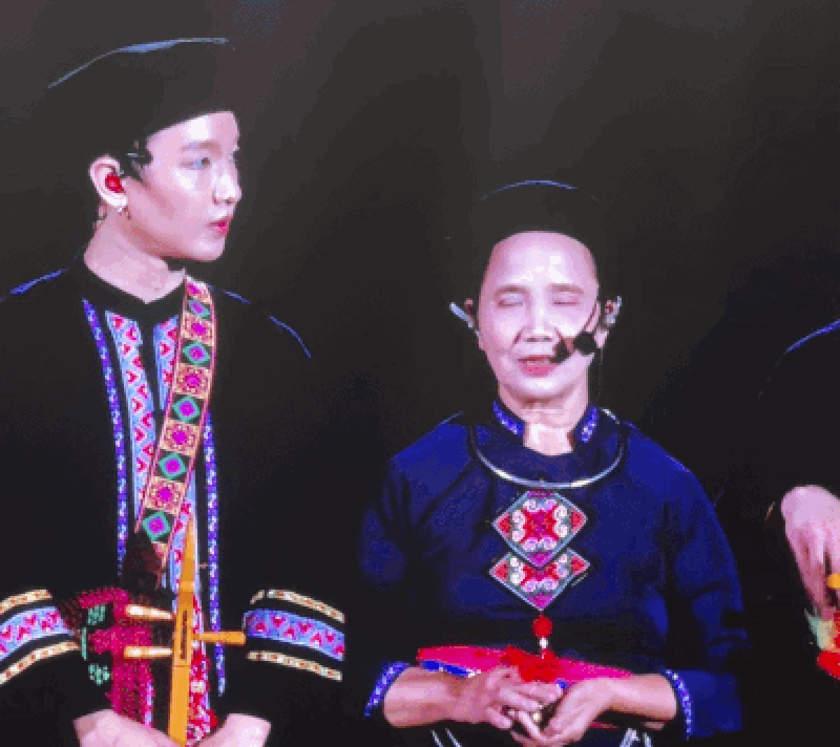 PGS.TS ngành Hóa học gây sốt tại concert Anh Trai Vượt Ngàn Chông Gai