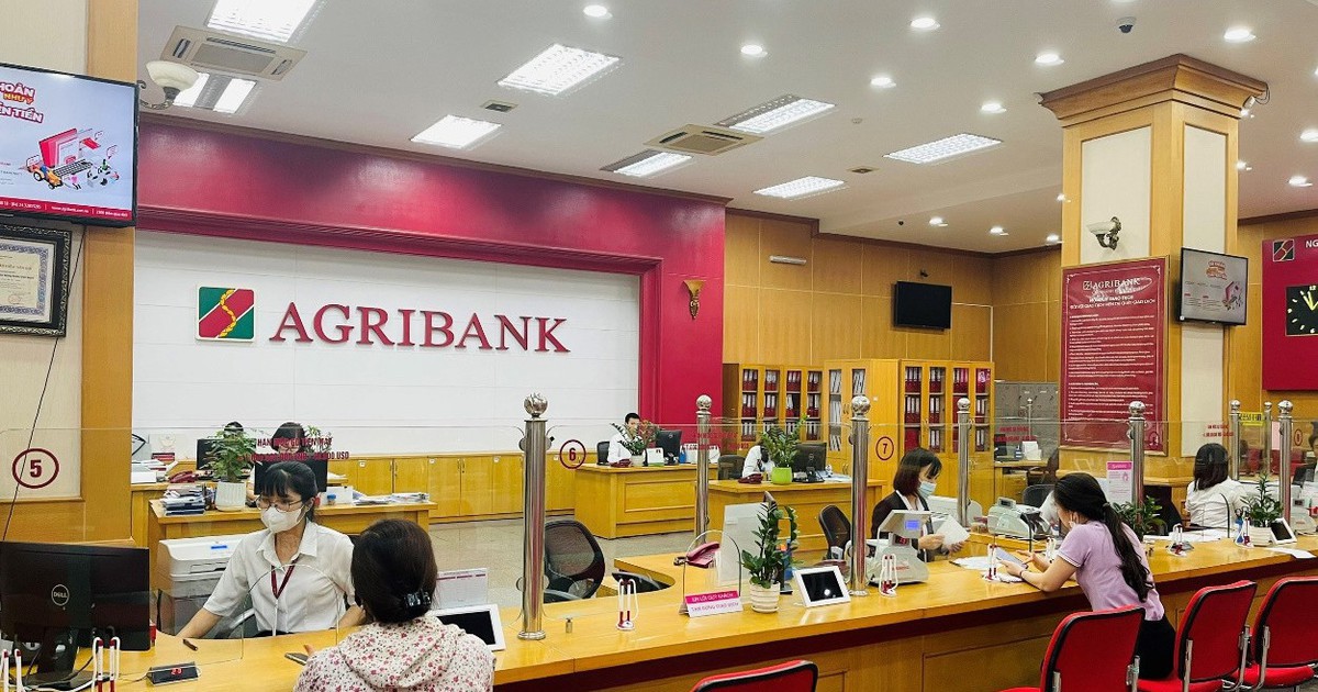 Lãi suất ngày 18/10 tại VPBank, Techcombank, Sacombank, HDBank, Agribank, Vietcombank, BIDV, VietinBank, MB,...