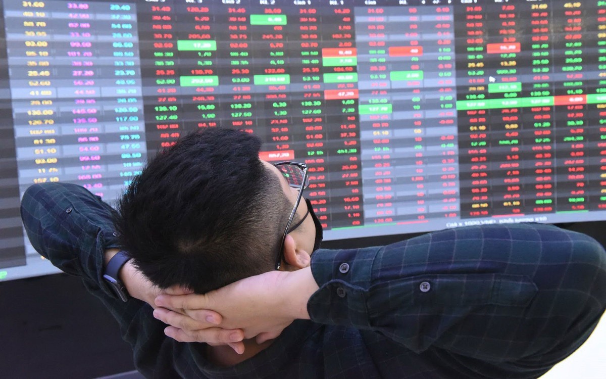 Một tháng từ khi nâng hạng: Khối ngoại bán ròng gần tỷ USD, VN-Index mất 110 điểm