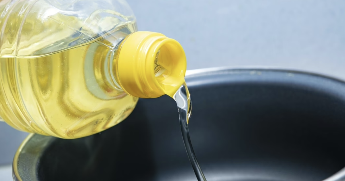 Cách vứt bỏ dầu ăn đã qua sử dụng: Tuyệt đối không đổ thẳng xuống bồn rửa