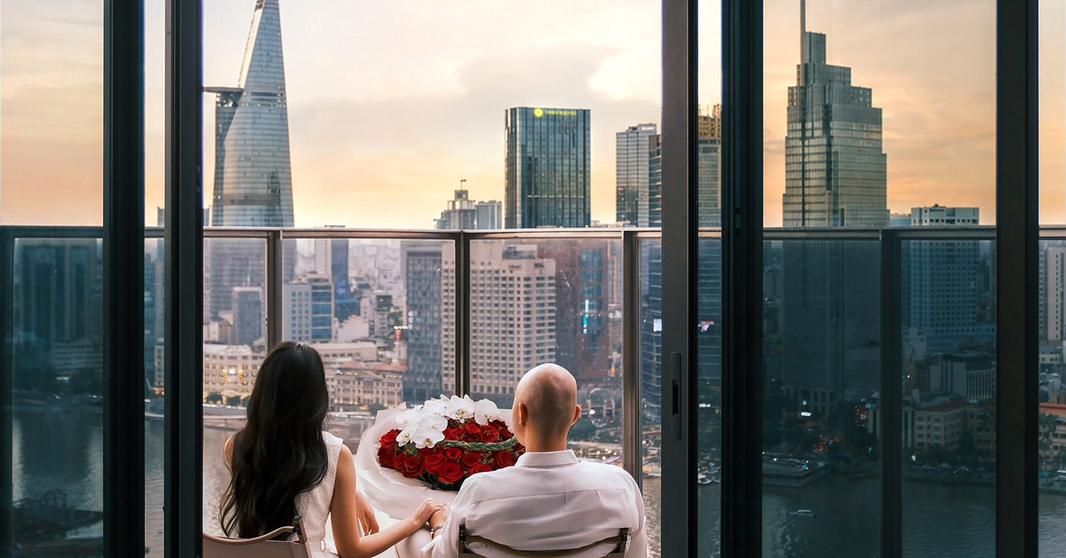 Một thiếu gia SN 1995 vừa công khai ảnh cầu hôn bạn gái trong căn hộ nhìn thẳng ra Bitexco