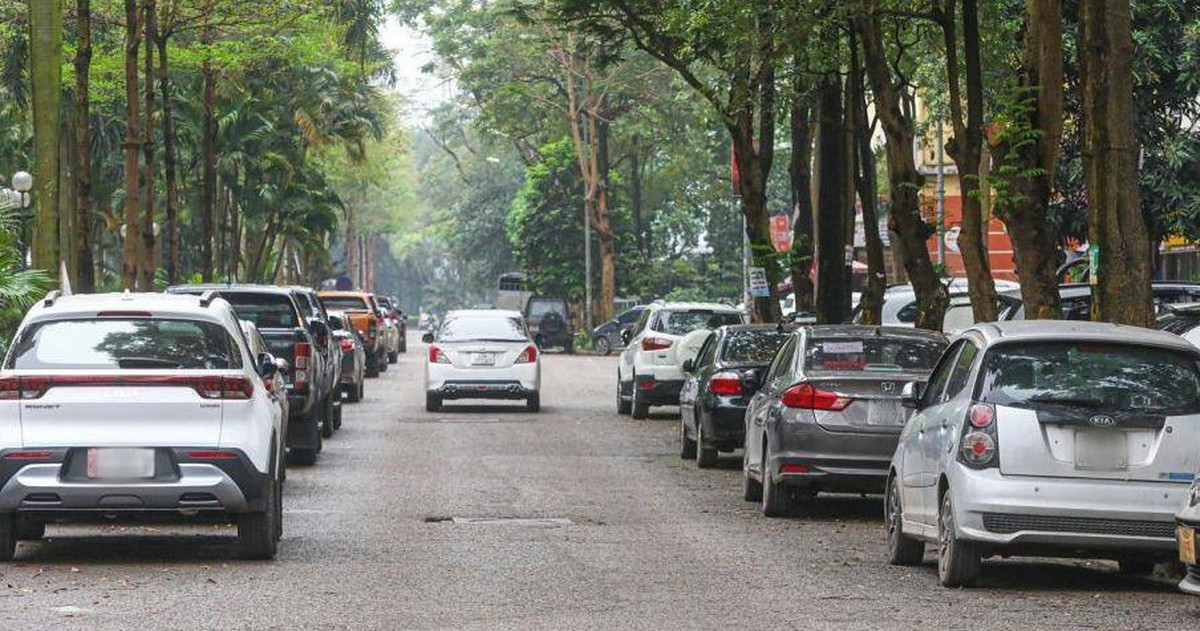 Người dân đỗ ô tô tại các bãi đỗ xe, khu dân cư chú ý thông báo từ công an