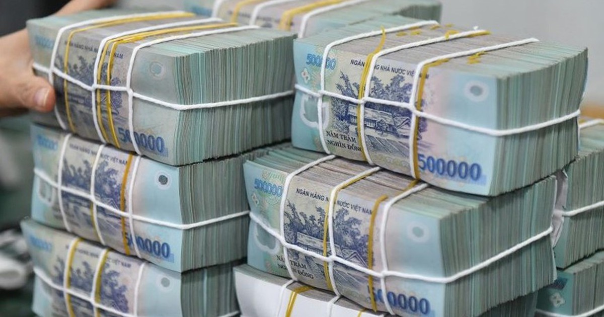 Chiều 19/10, các ngân hàng bắt đầu giảm mạnh lãi suất tiết kiệm tại hàng loạt kỳ hạn