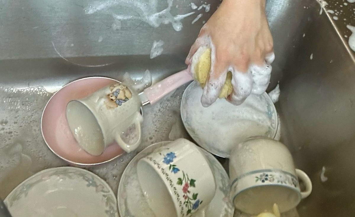Một người rửa bát, cả nhà ung thư? Bác sĩ nhắc nhở 5 sai lầm khi rửa bát đang "gieo rắc" bệnh tật