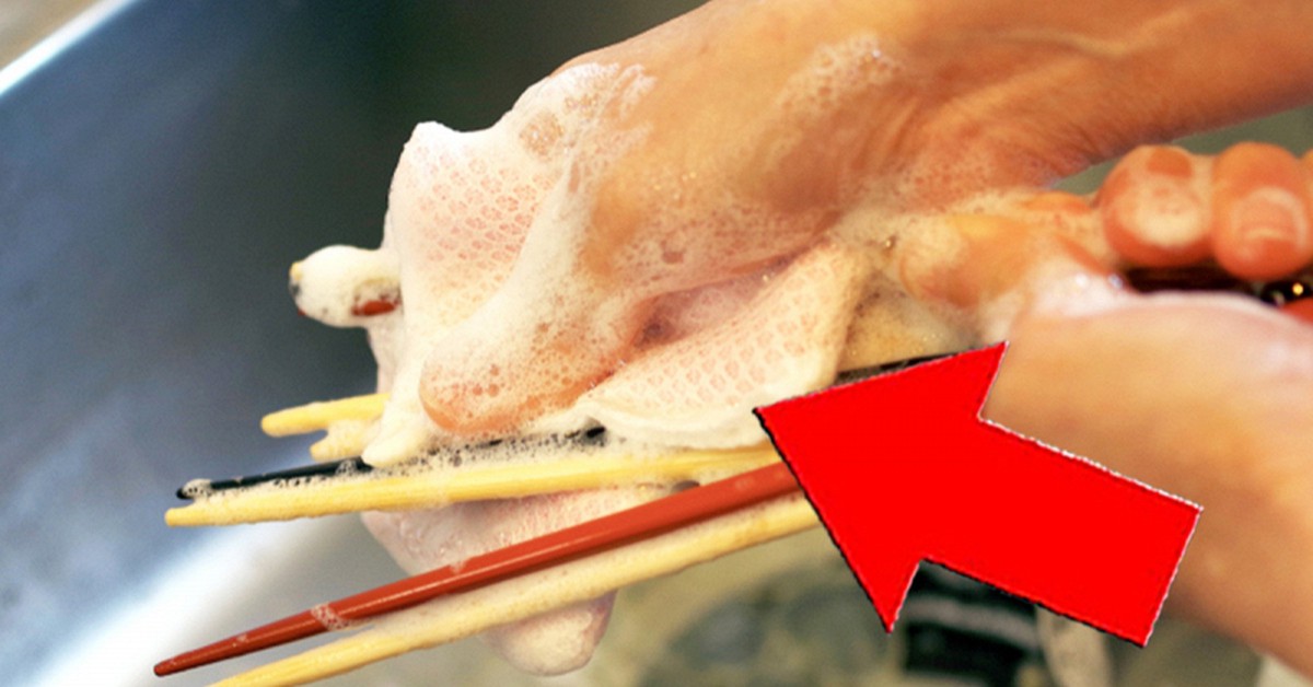 4 người một nhà cùng mắc ung thư gan, chuyên gia bước vào bếp phải hét lên: "Dùng đũa thế này khác gì uống thuốc độc?"