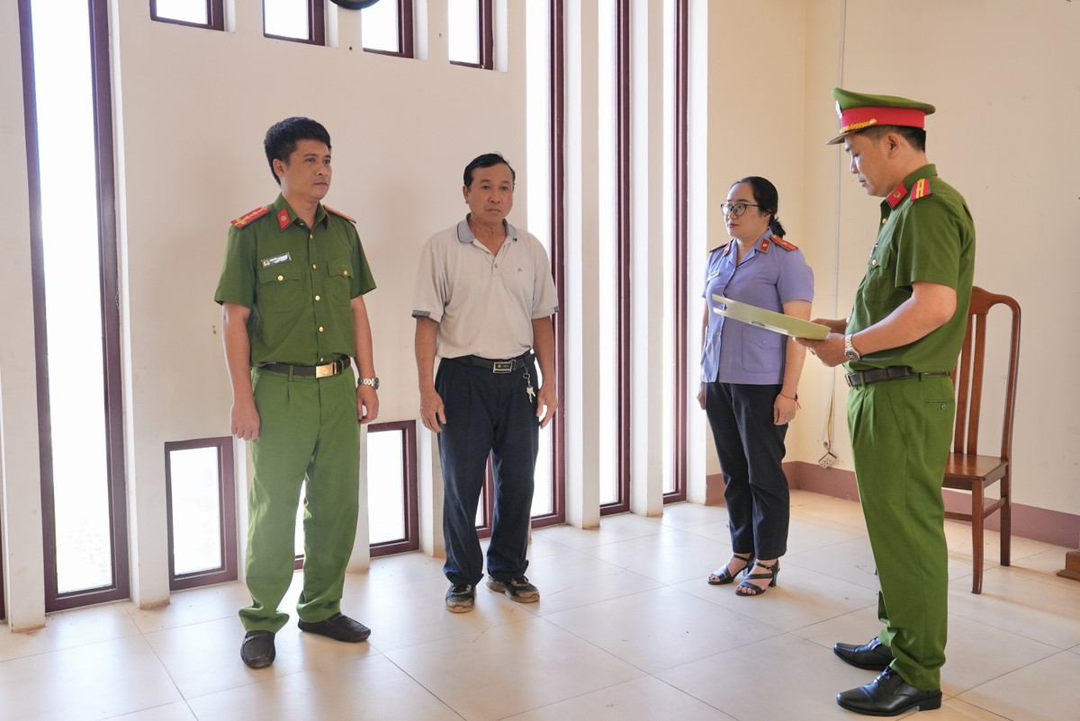 Kiểm tra hộ kinh doanh cà phê Trần Thị Hưng, khởi tố Nguyễn Thanh Quang SN 1954