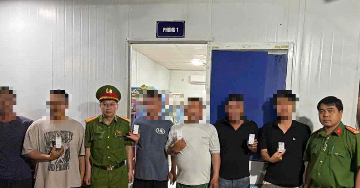 Công an bất ngờ kiểm tra 51 người ở công trình dự án cao tốc
