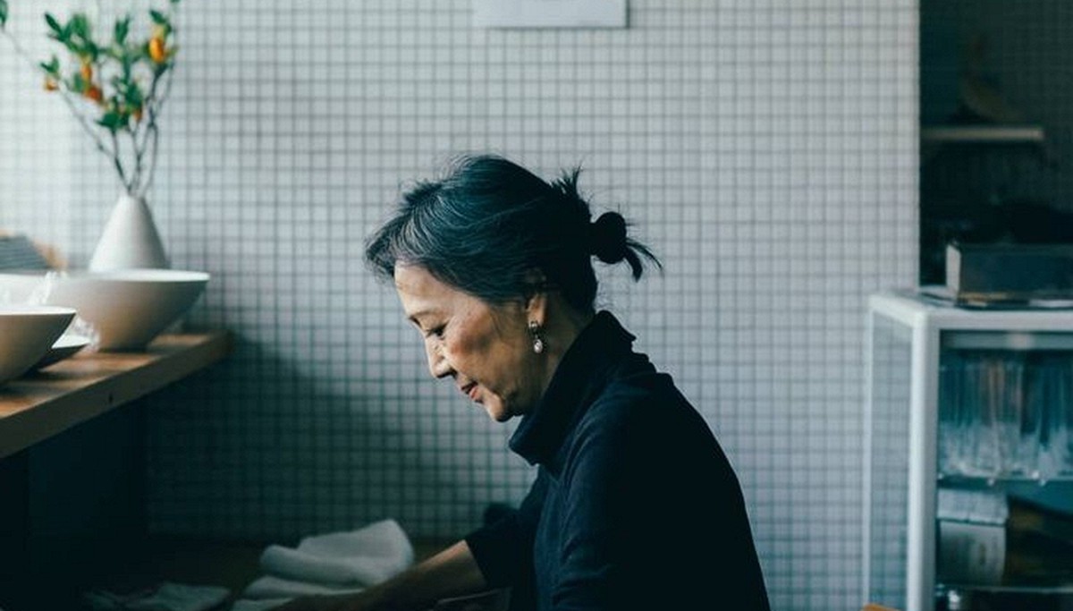 Tôi bảo con dâu nghỉ việc ở nhà chăm cháu, đến ngày nó xin đi làm lại tôi mới hiểu vì sao nó nhất quyết không nhận tiền của tôi