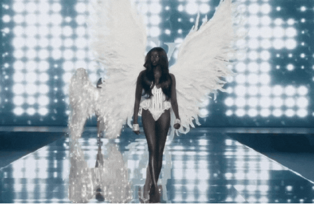 Cả thế giới đang choáng ngợp trước thiên thần Victoria"s Secret này: "Viên ngọc đen" đẹp như AI lập trình, đổi đời ngoạn mục nhờ 1 bức ảnh