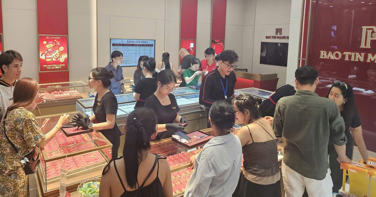 Mua vàng bằng ví điện tử: Luật đã cho phép, vì ...