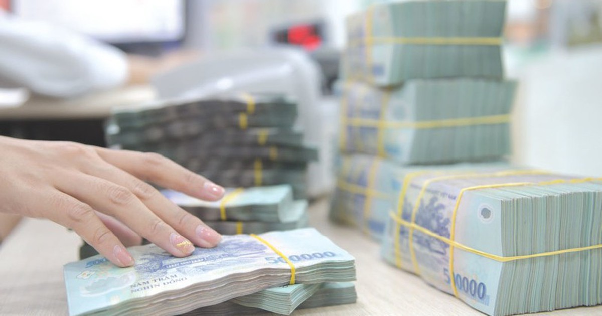 Gửi tiền ở VietinBank kỳ hạn 6 tháng trở lên hiện được lãi suất bao nhiêu?