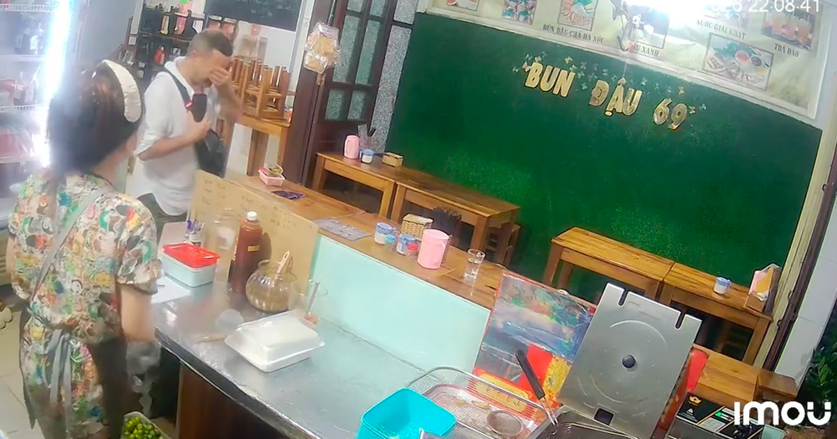 Du khách Nga xúc động chảy nước mắt khi nhận quà từ chủ quán Việt lúc nửa đêm