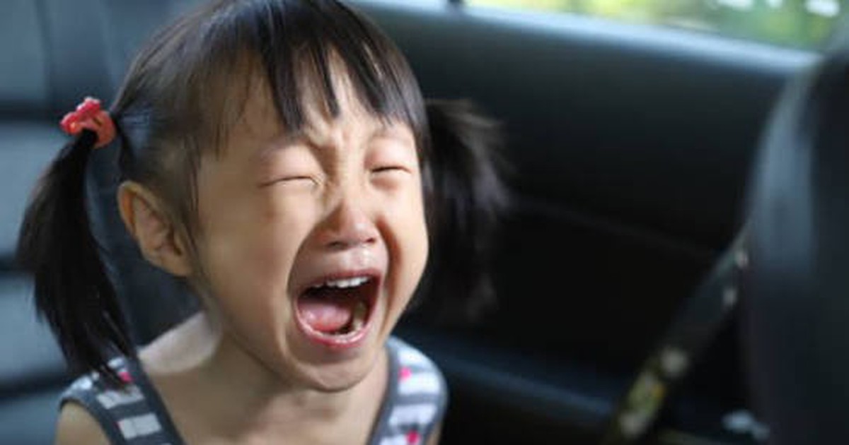 Dấu hiệu 1 gia đình đang sa sút, gia sản nhiều đến mấy cũng dễ bị bào mòn: Con cái có 3 “thói quen nghèo nàn” này