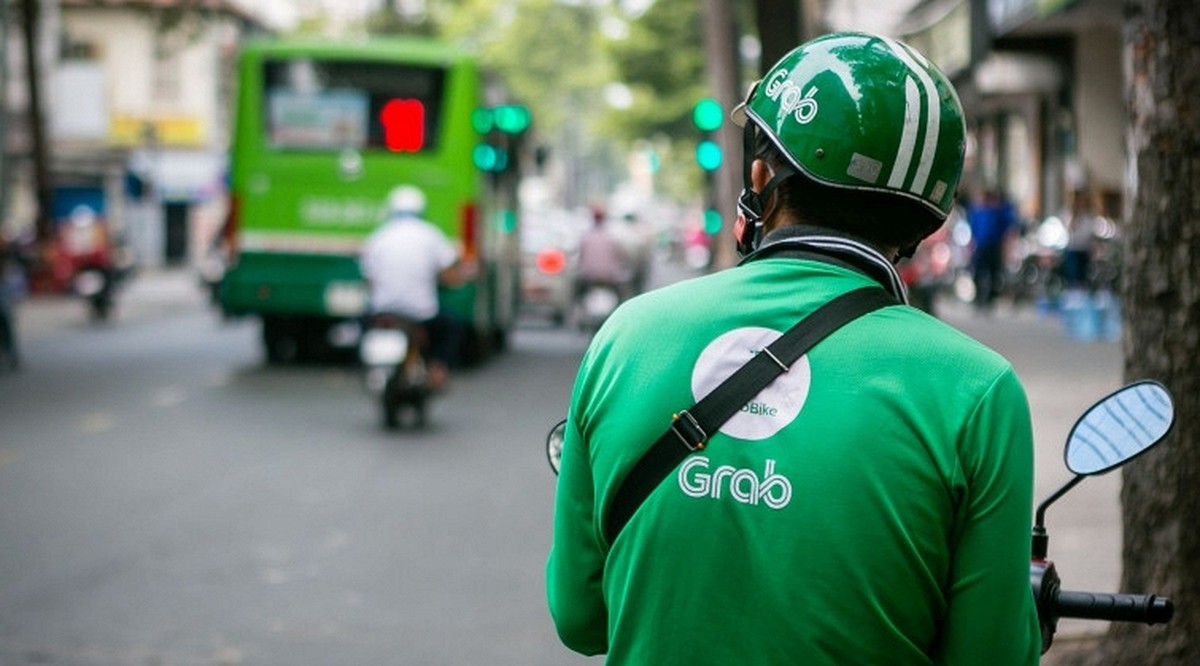 Từ 22/10/2026, Grab tự động ghi âm mọi chuyến xe ban đêm, khách không thể tắt