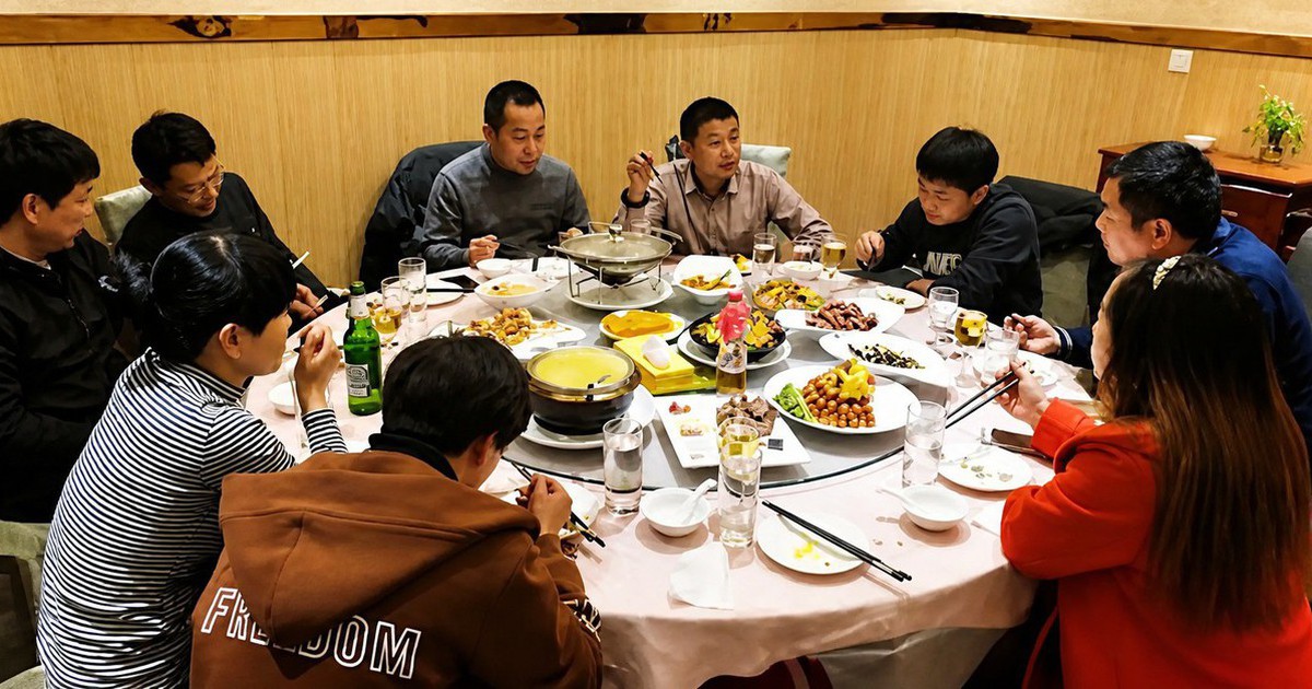 Vì sao nhiều người đi họp lớp không còn muốn trả tiền cho cả nhóm?