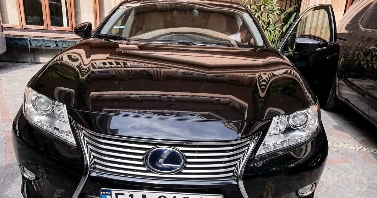 Xe Lexus từng đấu giá "ế" của bà Trương Mỹ Lan có chủ mới
