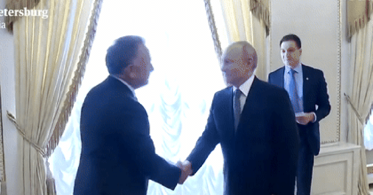 3 giờ sau cánh cửa khóa kín: Ông Putin "tò mò" về điều Mỹ mang tới - Nga bất ngờ chốt bước đi mới về Ukraine