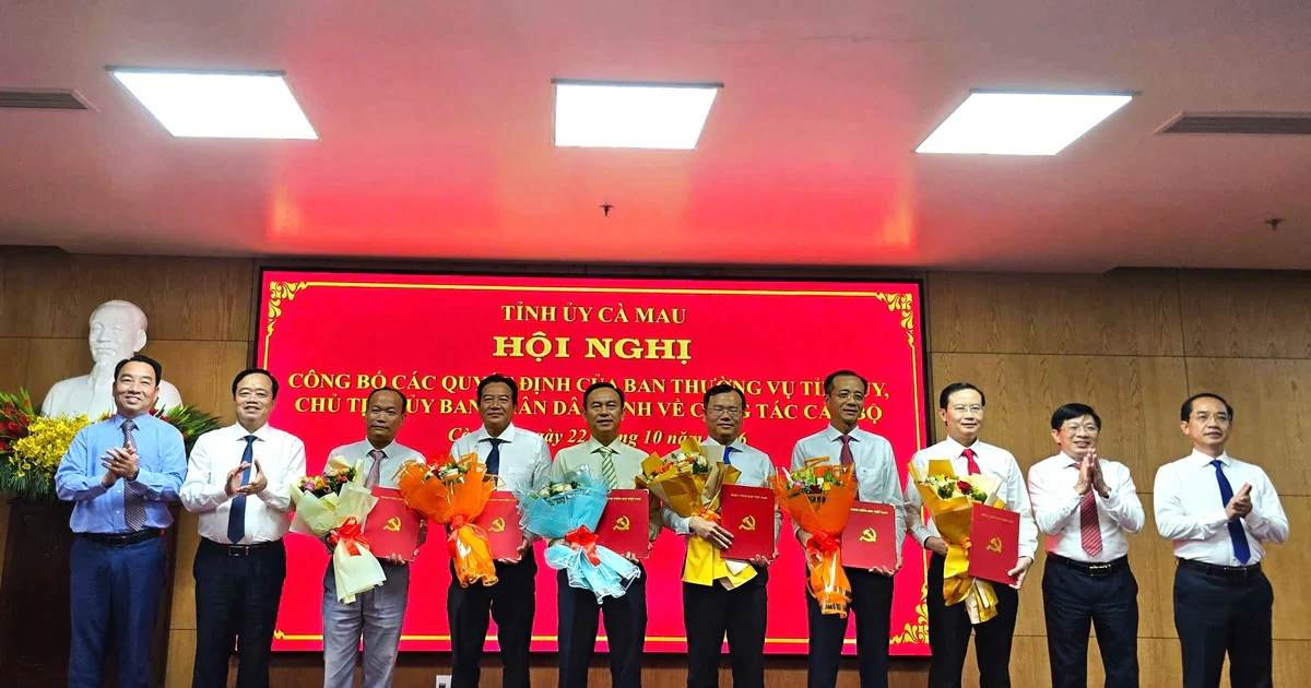 Công bố quyết định của Ban Bí thư Trung ương Đảng và Ban Thường vụ Tỉnh uỷ Cà Mau về công tác cán bộ