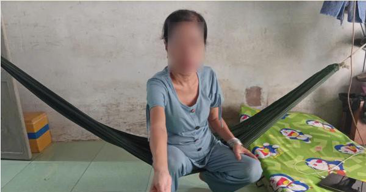 Công an bắt người phụ nữ 51 tuổi lúc 10 giờ sáng