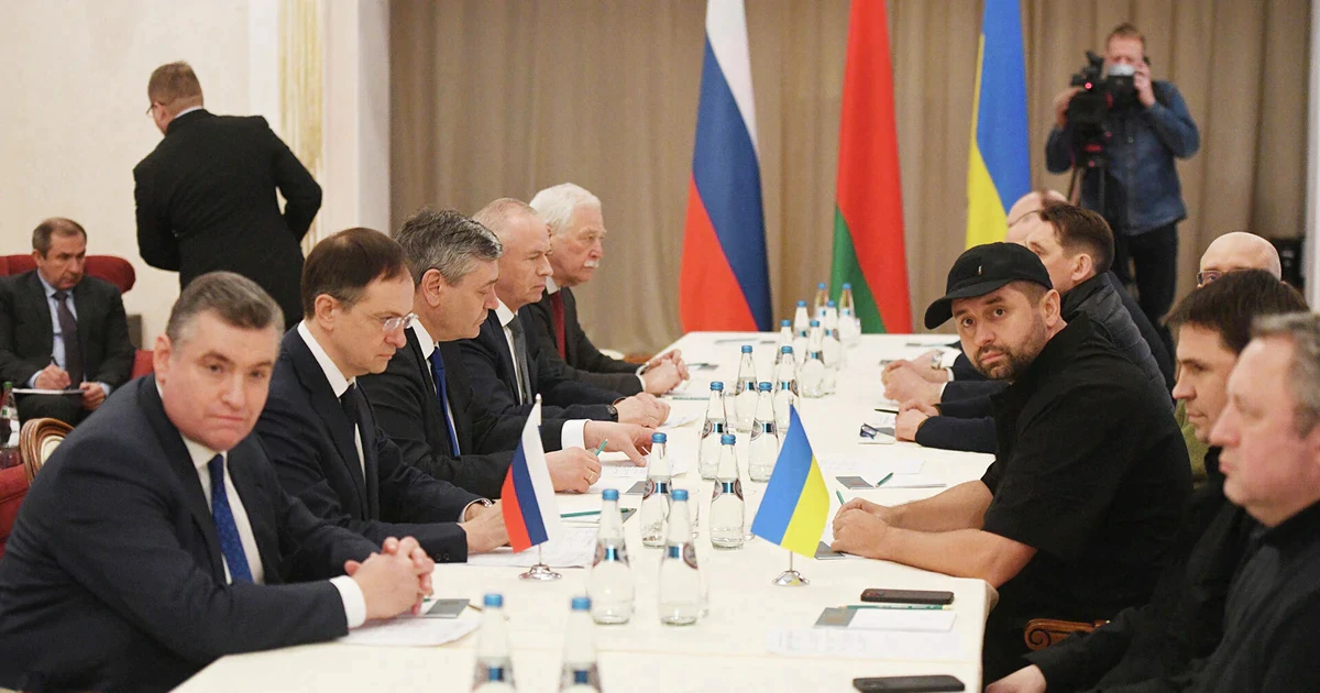 Nga - Ukraine: Hòa bình trong tầm tay?