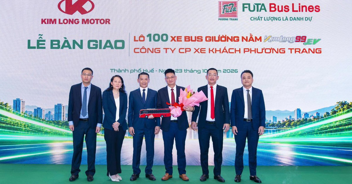 Xe bus giường nằm thuần điện do Việt Nam sản xuất lần đầu được đưa vào ...