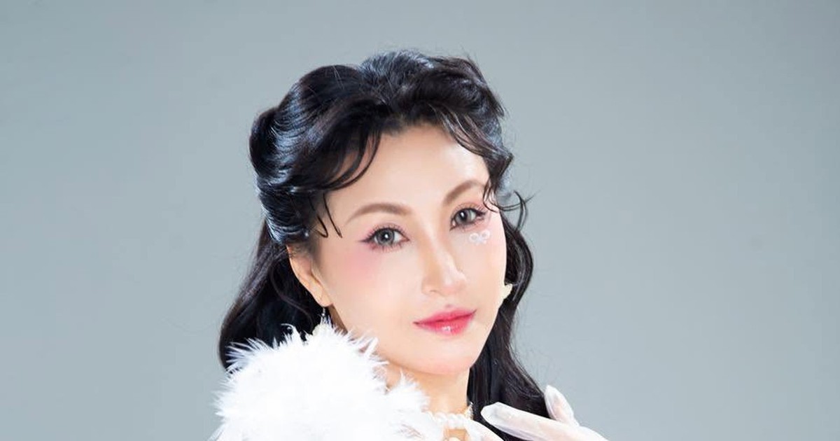 Nữ ca sĩ SN 1986 quê Cà Mau mua được nhà nhờ 1 bài hát, chạy 11 show/đêm, đổi 10 chiếc xe