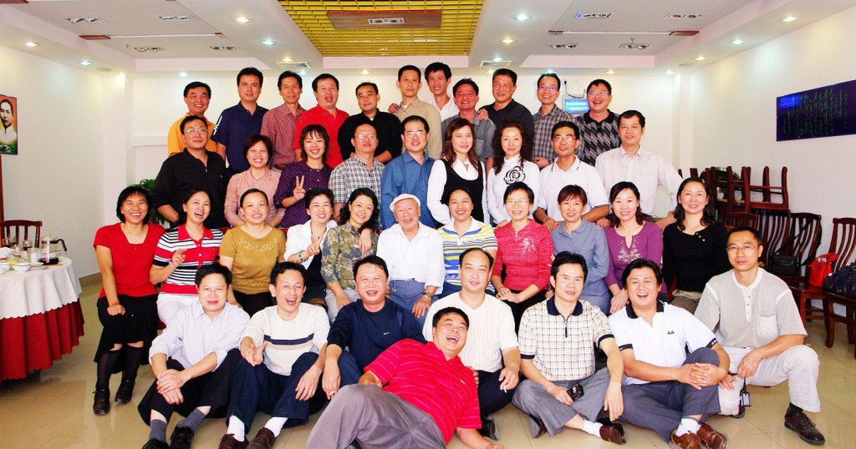 Vì sao càng trưởng thành, nhiều người càng không muốn gặp lại bạn học cũ từng thân thiết?