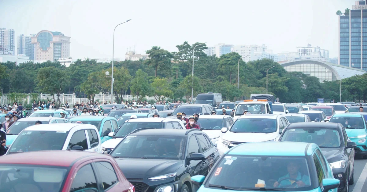Mọi ngả đường đổ về sân Mỹ Đình đều tê liệt