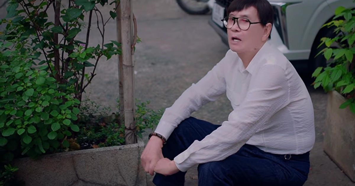 Vợ chồng NSND cả nước biết mặt mua biệt thự bị chơi xấu, phải bán xe đạp