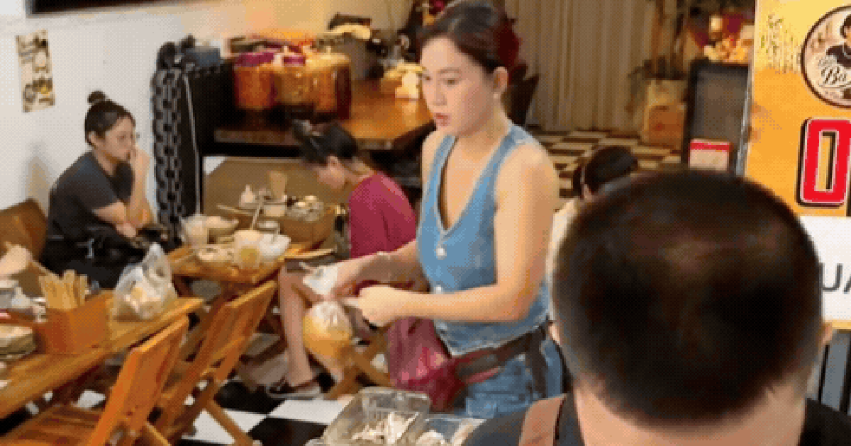 Nữ diễn viên đạt giải thưởng châu Á giờ bán bún bò ở phường Bảy Hiền (TP.HCM)