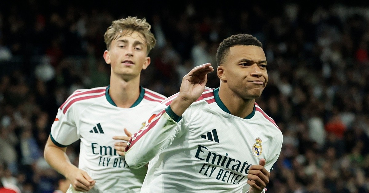 Mbappe bị tố phóng đại thành tích để chạy đua Quả bóng vàng